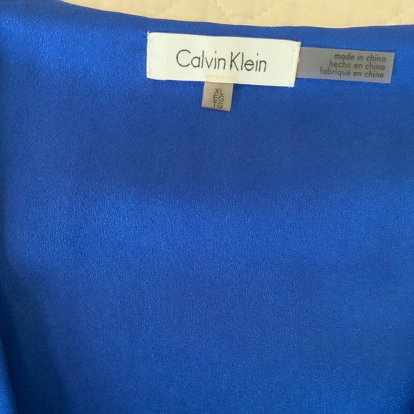 Calvin Klein Women’s Blue Sleeveless V-Neck Shell Tank Top - Size XL - Picture 4 of 5